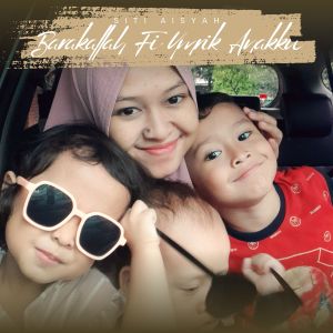 Album Barakallah Fi Umrik Anakku from Siti Aisyah