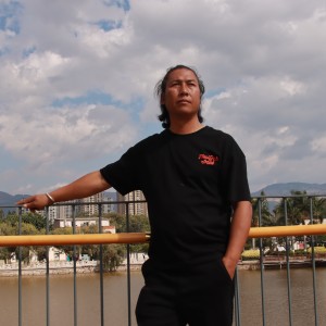 Listen to 想妈妈 (cover: 黄熙殷) (完整版) song with lyrics from 李沙克