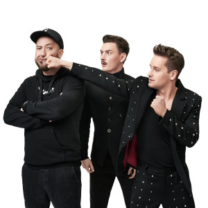 Listen to Początek song with lyrics from Męskie Granie Orkiestra 2018