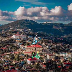 收聽Lai Hla的Pupa Nunnak Kan Zawng Lai (feat. Card)歌詞歌曲