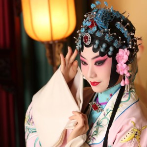 Listen to 典狱司 (cover: 音频怪物) (完整版) song with lyrics from 赵芃