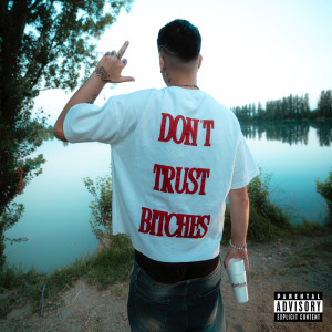 收听VinsHoodStar的UN'ALTRA VITA (Explicit)歌词歌曲