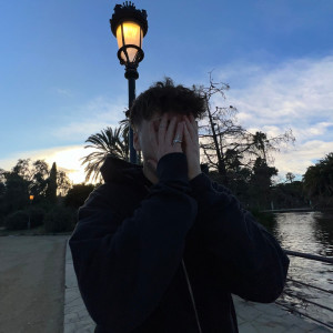 Dengarkan lagu Luv_me (Explicit) nyanyian Fevar dengan lirik