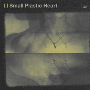收聽Elder Island的Small Plastic Heart歌詞歌曲
