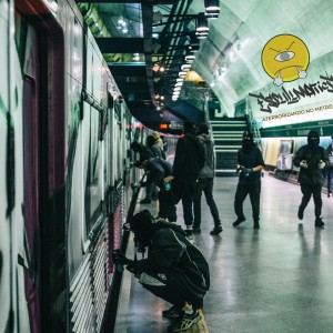 ดาวน์โหลดและฟังเพลง Aterrorizando no Metrô พร้อมเนื้อเพลงจาก Edvaldo Santana