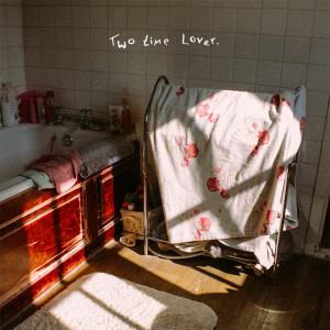 收听BlackWaters的Two Time Lover歌词歌曲