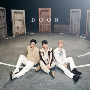 收聽FTISLAND的DOOR歌詞歌曲