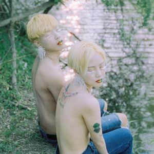 收听Pinaka的Parade歌词歌曲