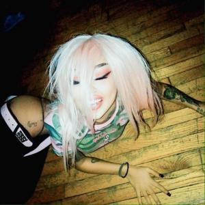 收聽Gwyn的R@CKS 0N IT (Explicit)歌詞歌曲