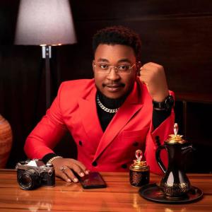 收听Arewa Music的Yane umar mb歌词歌曲