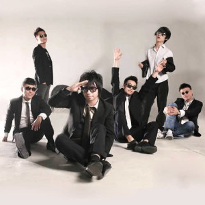 收聽新香水樂隊的遠影歌詞歌曲