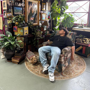 收聽Used2This的Peekaboo (feat. Stxppa) (Explicit)歌詞歌曲