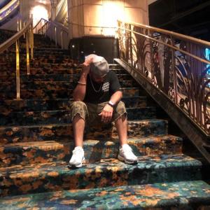 收聽Boombox Bravo的Still Breathing (feat. Zariah) (Random's Prayer Version)歌詞歌曲