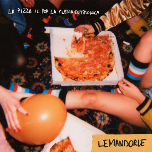 ดาวน์โหลดและฟังเพลง Avanguardia pura พร้อมเนื้อเพลงจาก lemandorle