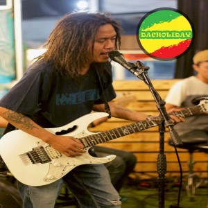 Dengarkan lagu I Want You Know nyanyian Dacholiday dengan lirik