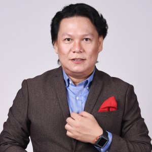 收听Ronnie Hussein的Menanti Janji (Minus One)歌词歌曲