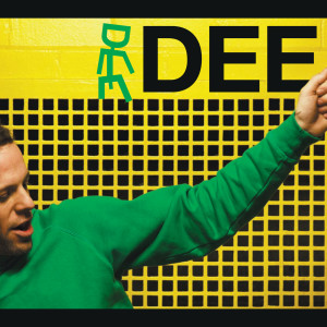 ดาวน์โหลดและฟังเพลง Might พร้อมเนื้อเพลงจาก DEE