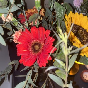 Dengarkan ดอกไม้ราตรี lagu dari Linda Vinta dengan lirik