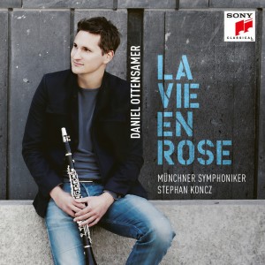 ดาวน์โหลดและฟังเพลง La vie en rose พร้อมเนื้อเพลงจาก Daniel Ottensamer