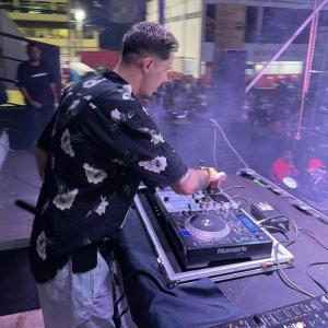 Listen to Se Você for Embora Eu Vou Fica Sem Rumo (Explicit) song with lyrics from DJ Weriky
