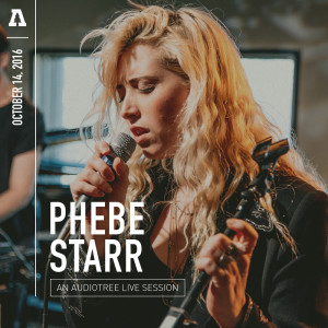 Dengarkan Feel My Love (Audiotree Live Version) lagu dari Phebe Starr dengan lirik