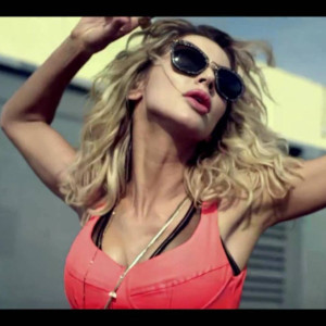 ดาวน์โหลดและฟังเพลง Облака พร้อมเนื้อเพลงจาก Loboda