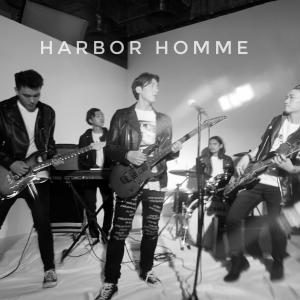 Dengarkan lagu A Song For Her nyanyian Harbor Homme dengan lirik