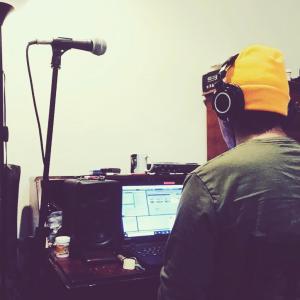 ดาวน์โหลดและฟังเพลง Dusk Till Dawn พร้อมเนื้อเพลงจาก Alessandro Carvajal