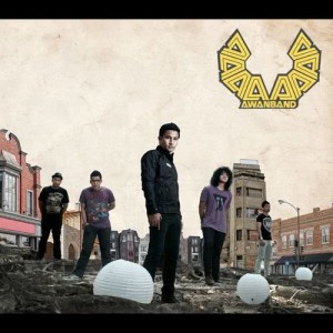 ดาวน์โหลดและฟังเพลง Dramatik พร้อมเนื้อเพลงจาก Awan Band