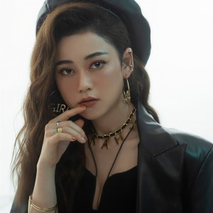 Listen to Hoa Rơi song with lyrics from MYMY