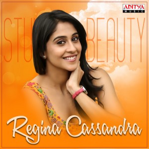 收听Aishwarya Majmudar的I'm in Love (From "Subramanyam For Sale")歌词歌曲