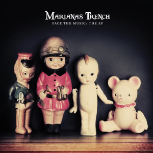 ดาวน์โหลดและฟังเพลง Fallout พร้อมเนื้อเพลงจาก Marianas Trench