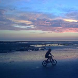 收聽Antoine Bertoli的ENDURANCE (feat. Pico) (Sam Ama Version)歌詞歌曲