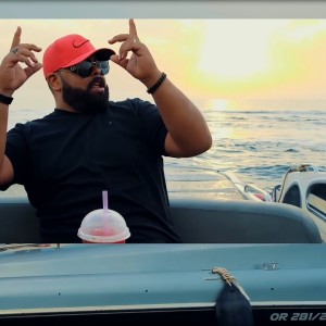 Listen to لي متكونش عريضة والله ماهي راكبة song with lyrics from Cheb Bello