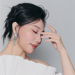 Album 爱一个人好难(金响版） from 金响
