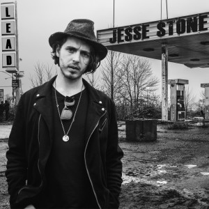 Dengarkan lagu Lead nyanyian Jesse Stone dengan lirik