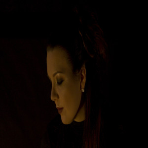 ดาวน์โหลดและฟังเพลง Zombie พร้อมเนื้อเพลงจาก Maria Greenan