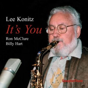ดาวน์โหลดและฟังเพลง It's You พร้อมเนื้อเพลงจาก Lee Konitz