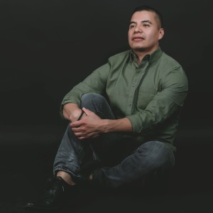 ดาวน์โหลดและฟังเพลง Quedate พร้อมเนื้อเพลงจาก Juan Hernandez