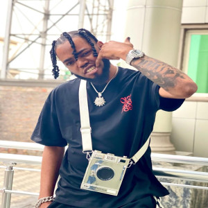 Dengarkan Ajitu Cruise lagu dari King Hemjay dengan lirik