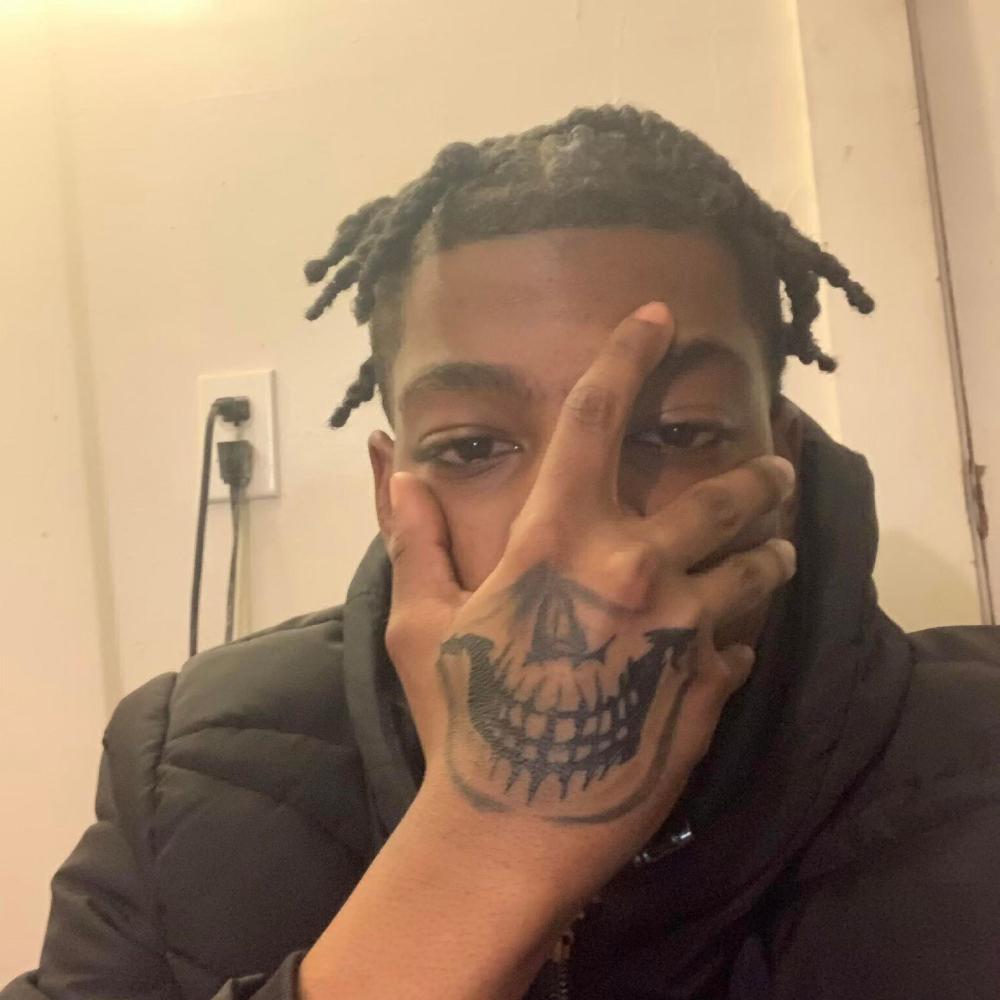 Niggas Clucks (feat. Gwapp) (Explicit)