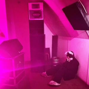 收聽beebi的FURRY ANTHEM歌詞歌曲