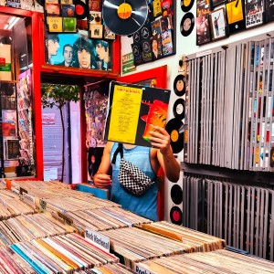 ดาวน์โหลดและฟังเพลง Nueva vida พร้อมเนื้อเพลงจาก Avant-R