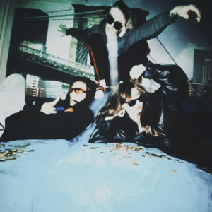 ดาวน์โหลดและฟังเพลง Богатый (Explicit) พร้อมเนื้อเพลงจาก Istina