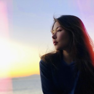 Dengarkan Hey lagu dari 金娜琳 dengan lirik