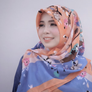 Listen to Cinta Abadi song with lyrics from Vanny Vabiola