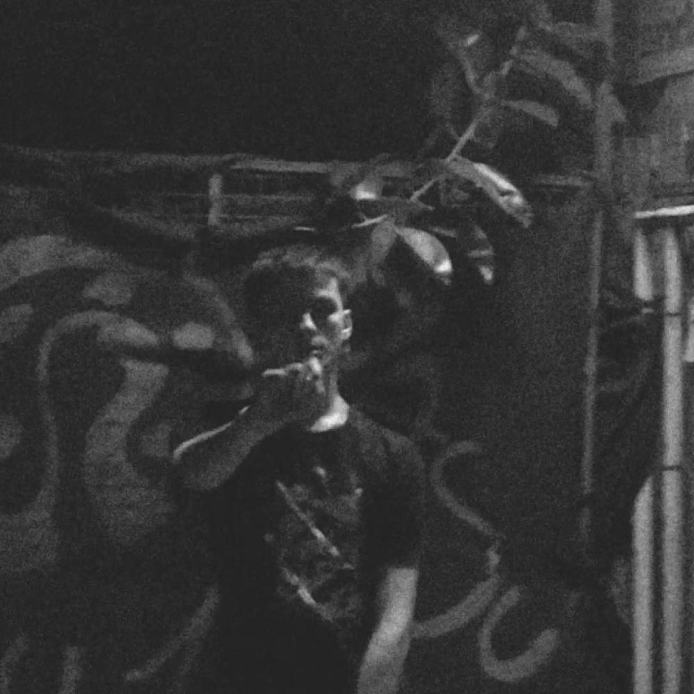 CHIROLA (feat. fffacufernandez) (Explicit)
