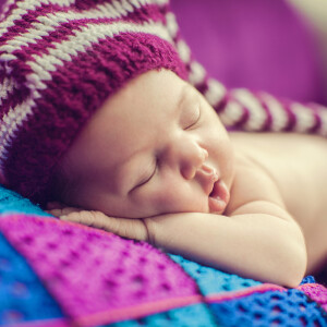 ดาวน์โหลดและฟังเพลง Baby Sleep พร้อมเนื้อเพลงจาก Tess & Tim - Português