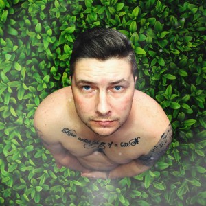 ดาวน์โหลดและฟังเพลง Вниз катится พร้อมเนื้อเพลงจาก Влад Криц