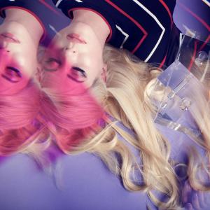 ดาวน์โหลดและฟังเพลง Naked City (Acapella) พร้อมเนื้อเพลงจาก Glass Candy
